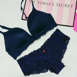 ヴィクトリアズシークレット(Victoria's Secret)の【専用】Lasenza新品ノンワイヤーブラセット(ブラ&ショーツセット)