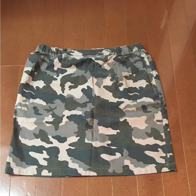 3can4on(サンカンシオン)の未使用✨ワールド 迷彩柄 台形スカート L レディースのスカート(ひざ丈スカート)の商品写真