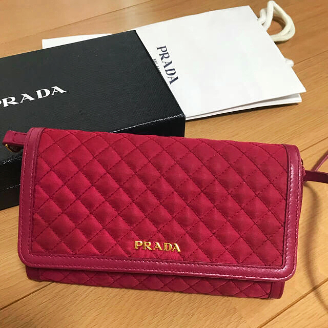 PRADA(プラダ)のPRADAパース❤️ レディースのファッション小物(財布)の商品写真