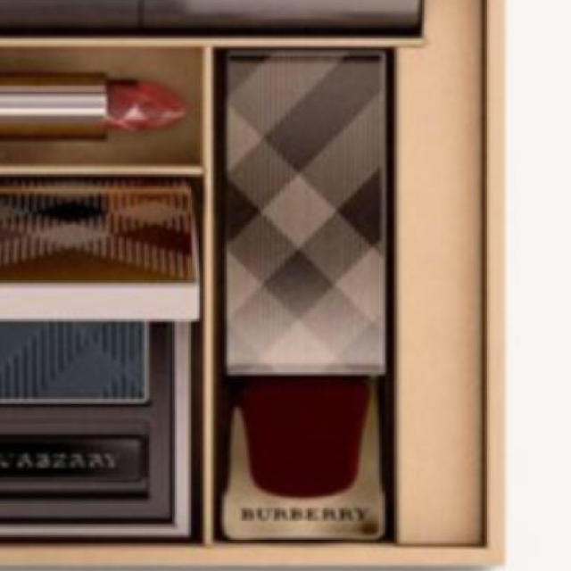 BURBERRY(バーバリー)のバーバーリー ビューティーボックス マニキュアのみ コスメ/美容のキット/セット(コフレ/メイクアップセット)の商品写真