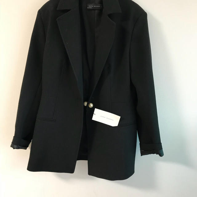 ZARA(ザラ)のザラ ブラックジャケット レディースのジャケット/アウター(テーラードジャケット)の商品写真