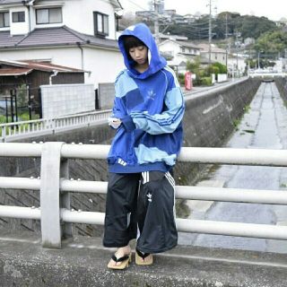 和洋折衷 リメイク パーカーの通販 by ぱむぱむショップ|ラクマ 和洋折衷 リメイク パーカーの通販 by ぱむぱむショップ|ラクマ