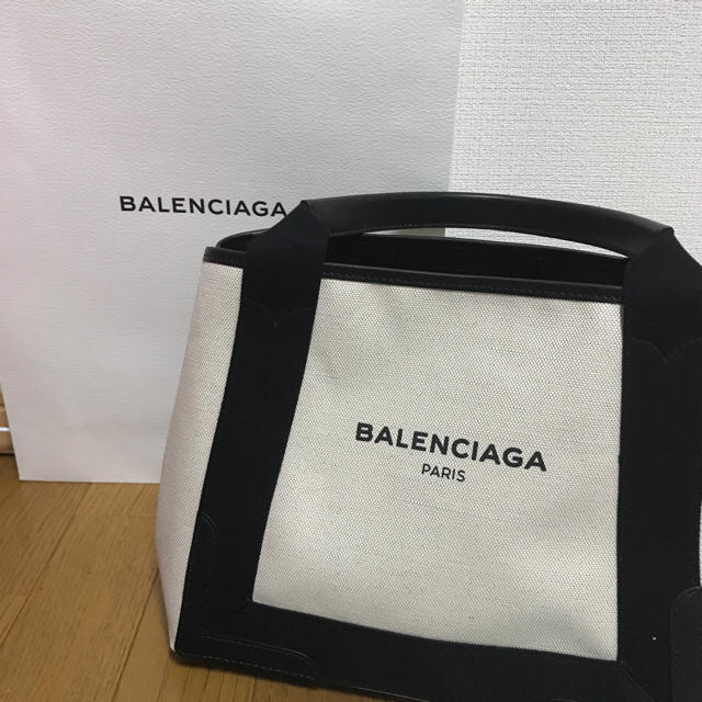 2022新作モデル Balenciaga Sサイズ バレンシアガトートバッグ