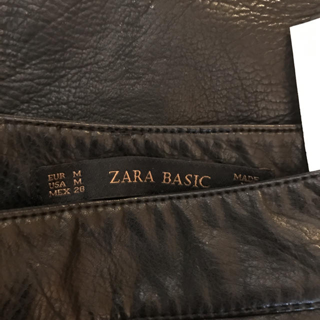 ZARA(ザラ)のザラ ZARA フェイクレザースカート レディースのスカート(ひざ丈スカート)の商品写真