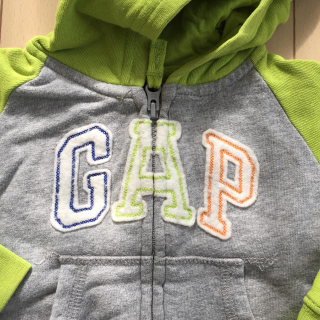 babyGAP(ベビーギャップ)のベビーギャップ☆パーカー キッズ/ベビー/マタニティのベビー服(~85cm)(トレーナー)の商品写真