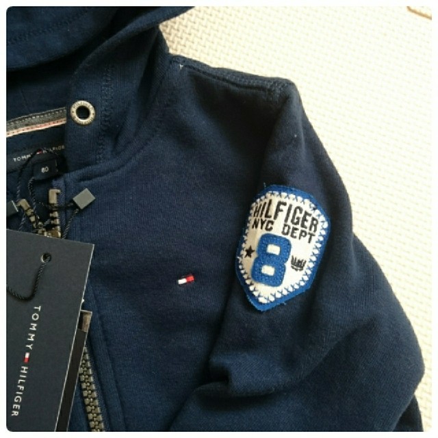 TOMMY HILFIGER(トミーヒルフィガー)の土日限定値下 TOMMY HILFIGER パーカー80 キッズ/ベビー/マタニティのキッズ服男の子用(90cm~)(ジャケット/上着)の商品写真