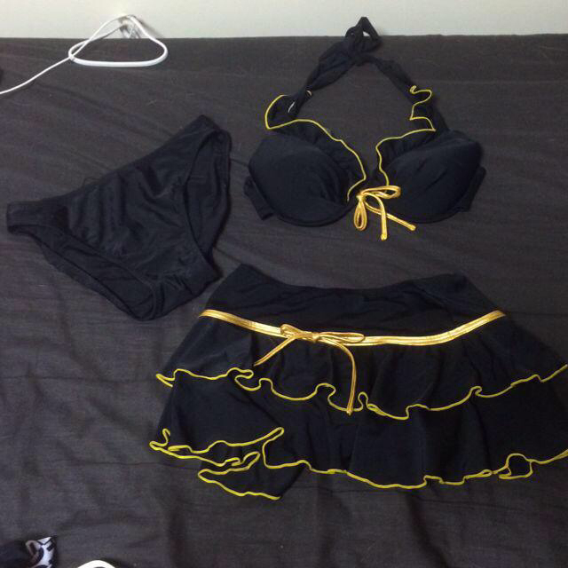 黒ゴールド ビキニ レディースの水着/浴衣(水着)の商品写真