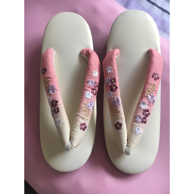 草履 浴衣 和服 桜 ピンク クリーム色 レディースの靴/シューズ(下駄/草履)の商品写真