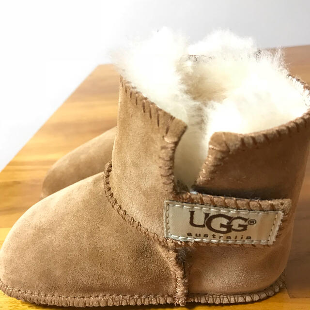 UGG(アグ)のUGGベビーブーツ キッズ/ベビー/マタニティのベビー靴/シューズ(~14cm)(ブーツ)の商品写真