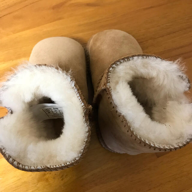 UGG(アグ)のUGGベビーブーツ キッズ/ベビー/マタニティのベビー靴/シューズ(~14cm)(ブーツ)の商品写真