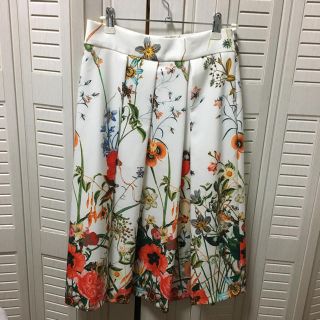 ザラ(ZARA)の入手困難！ZARA 花柄 ボタニカル スカート(ひざ丈スカート)