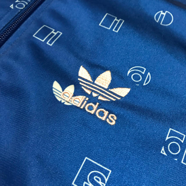 adidas(アディダス)のアディダスオリジナルス ジャージ レディースのジャケット/アウター(スタジャン)の商品写真