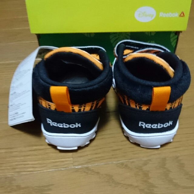 Reebok(リーボック)のリーボック junglebook ベビー キッズ スニーカー キッズ/ベビー/マタニティのベビー靴/シューズ(~14cm)(スニーカー)の商品写真