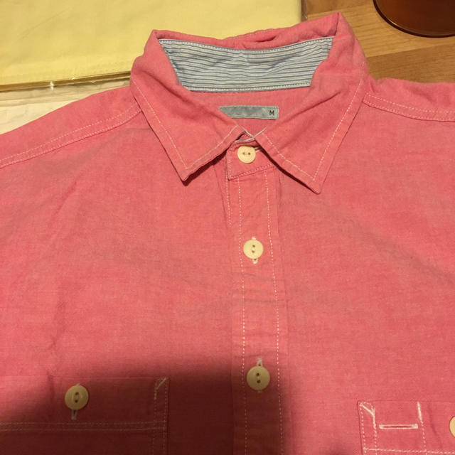 GU(ジーユー)のメンズ★シャツ メンズのトップス(Tシャツ/カットソー(半袖/袖なし))の商品写真