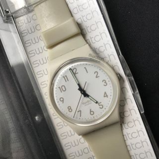 スウォッチ(swatch)のスウォッチ／腕時計／ライトベージュ／新品／ケース付き(腕時計)