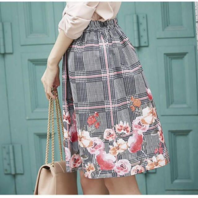 tocco(トッコ)のグレンチェックONパネルフラワースカート レディースのスカート(ひざ丈スカート)の商品写真