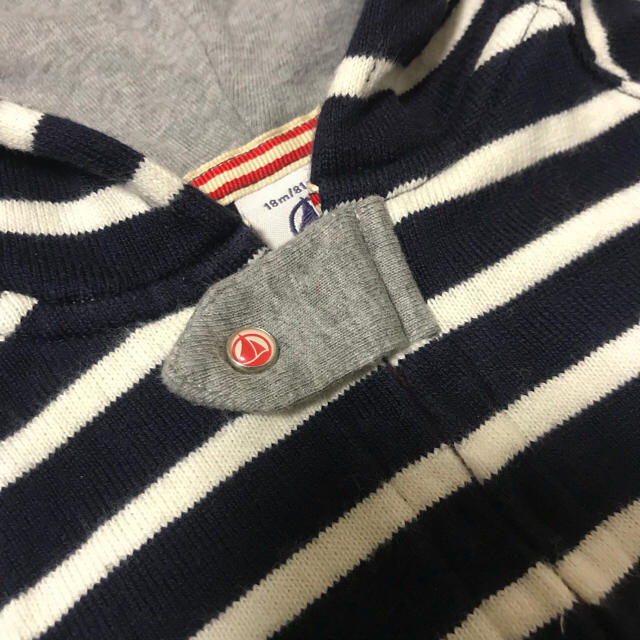 PETIT BATEAU(プチバトー)のプチバトー 80 ボーダー パーカー キッズ/ベビー/マタニティのベビー服(~85cm)(ジャケット/コート)の商品写真