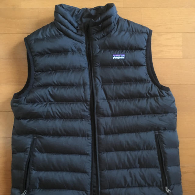 パタゴニアpatagonia 黒ブラックダウンベスト キッズL150-160