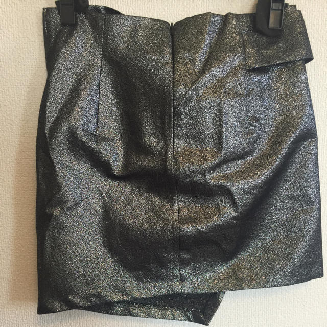 ZARA(ザラ)のZARA  シルバーミニスカ レディースのスカート(ミニスカート)の商品写真