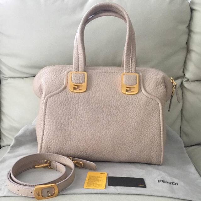 新品 FENDI フェンディ カメレオン-