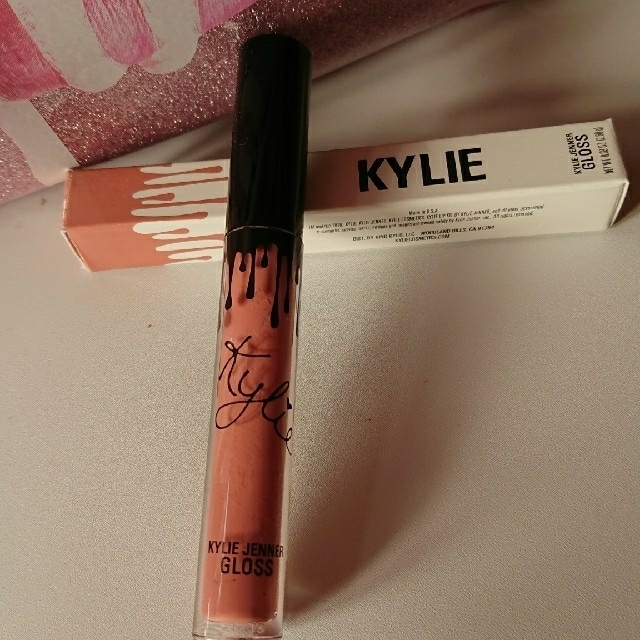 Kylie Cosmetics(カイリーコスメティックス)のカイリーコスメティック コスメ/美容のベースメイク/化粧品(リップグロス)の商品写真