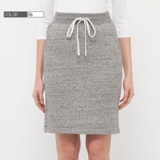 UNIQLO(ユニクロ)のUNIQLO ボアスウェットスカート レディースのスカート(ひざ丈スカート)の商品写真