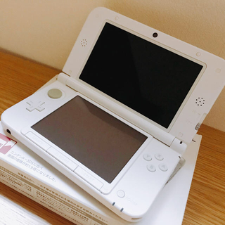 ニンテンドー3DS(ニンテンドー3DS)のNintendo 3DS LL ホワイト(携帯用ゲーム機本体)
