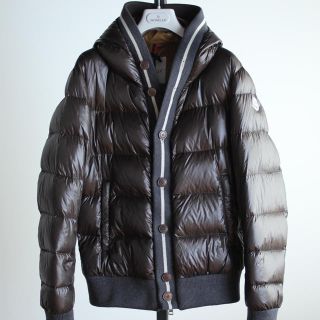 モンクレール(MONCLER)の⭕️KZYさま 【希少】タグあり 雑誌掲載 上級モデル ハンガー付き(ダウンジャケット)