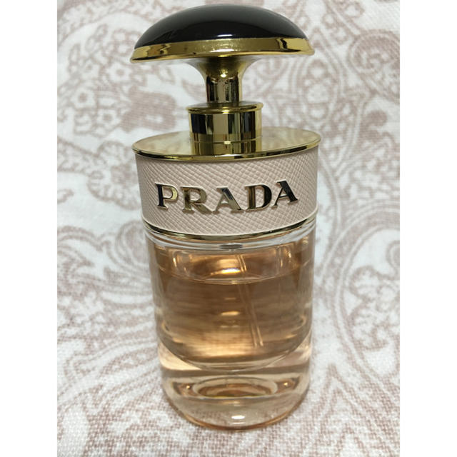 PRADA(プラダ)のPRADA☆キャンディ ロー オードトワレ☆箱付き コスメ/美容の香水(香水(女性用))の商品写真