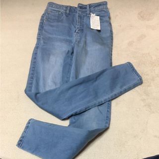 スライ(SLY)のSLY JEANS スキニーパンツ 新品未使用(スキニーパンツ)