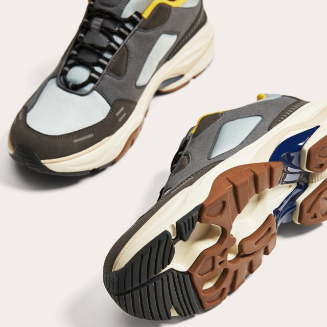 ZARA(ザラ)の新品 ♡ ZARA ボリュームソールコントラストスニーカー イエロー × グレー メンズの靴/シューズ(スニーカー)の商品写真