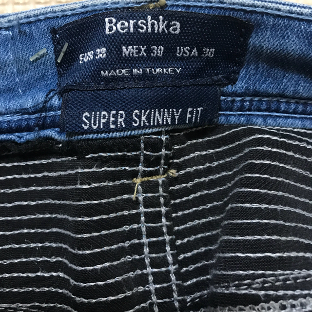 Bershka(ベルシュカ)のベルシュカ デニム メンズのパンツ(デニム/ジーンズ)の商品写真