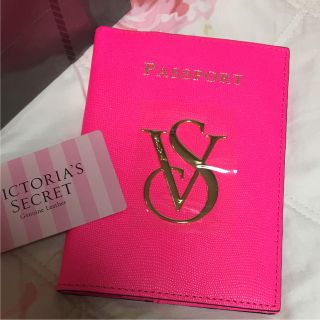 ヴィクトリアズシークレット(Victoria's Secret)のヴィクトリアシークレット パスポートケース 新品未使用 ピンク(旅行用品)