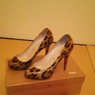 クリスチャンルブタン(Christian Louboutin)の美品クリスチャンルブタン●エナメルレオパードパンプス●マノロブラニクジミーチュウ(ハイヒール/パンプス)