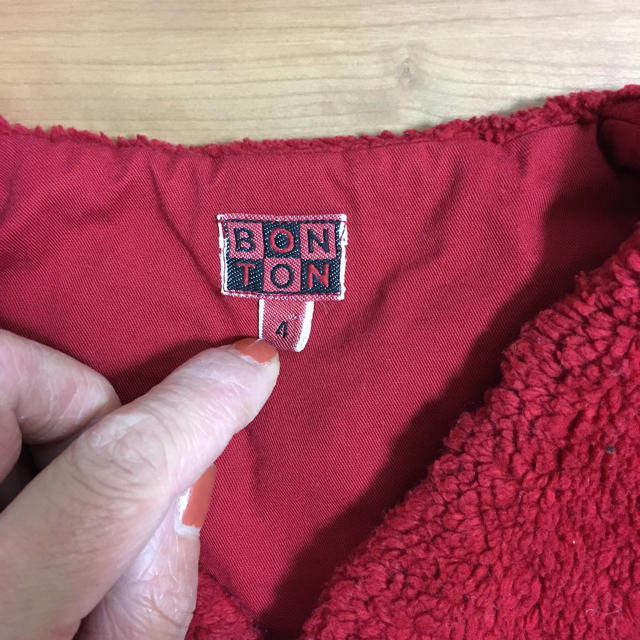 Bonpoint(ボンポワン)の新品未使用 BONTONボアベスト 4T キッズ/ベビー/マタニティのキッズ服女の子用(90cm~)(ジャケット/上着)の商品写真