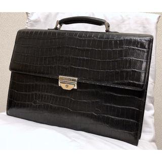 ジャンニヴェルサーチ(Gianni Versace)のヴェルサーチ ロゴ金具×クロコ調レザー ビジネスバッグ黒 ブリーフケース 書類鞄(ビジネスバッグ)