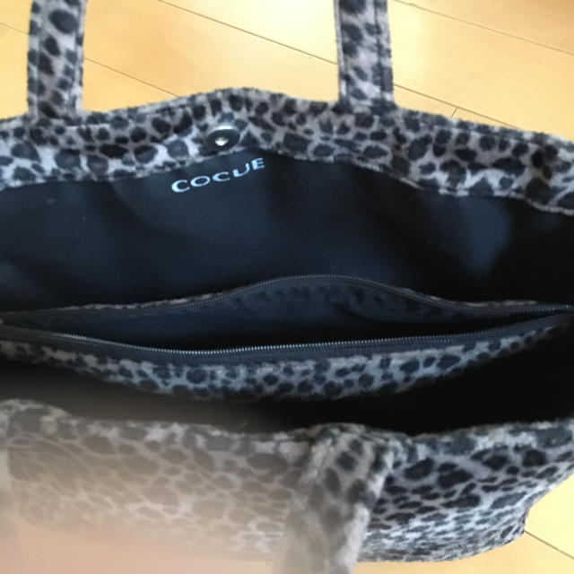 COCUE(コキュ)のバック 起毛素材 再度お値下げ致しました。 レディースのバッグ(ハンドバッグ)の商品写真