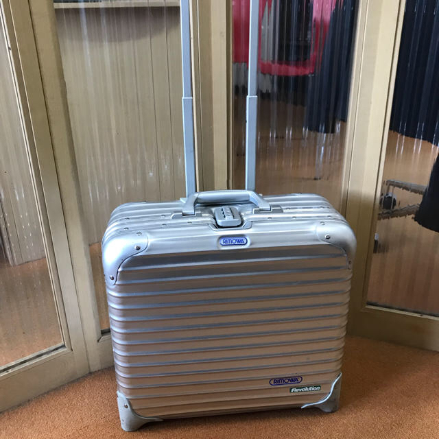 RIMOWA(リモワ)のRIMOWA TOPAS  BusinessTrolley 静音ホイール交換済み メンズのバッグ(トラベルバッグ/スーツケース)の商品写真