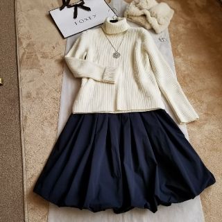 トゥービーシック(TO BE CHIC)のTO BE CHIC♥今期販売中　タスランストレッチバルーンスカート　フォクシー(ひざ丈スカート)