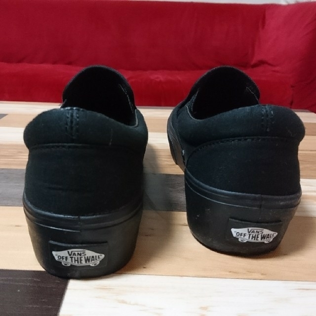 VANS(ヴァンズ)のVANS黒スリッポンスニーカー23センチ レディースの靴/シューズ(スリッポン/モカシン)の商品写真