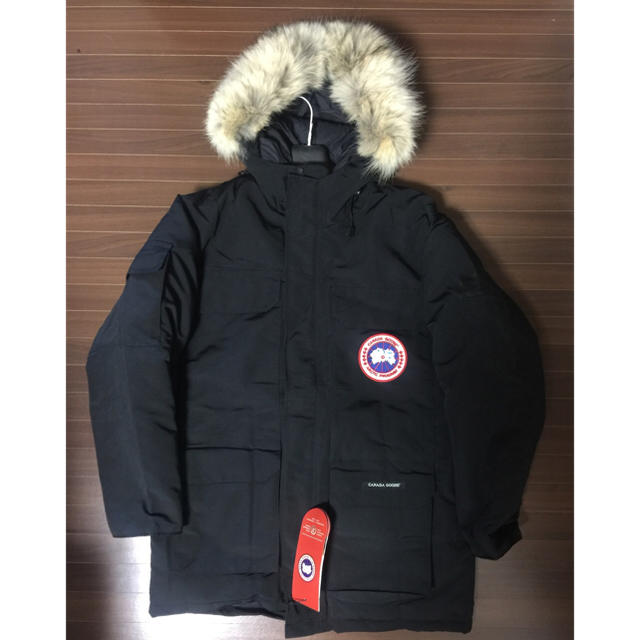 CANADA GOOSE(カナダグース)のCANADA GOOSE  黒 Ｍサイズ メンズのジャケット/アウター(ダウンジャケット)の商品写真