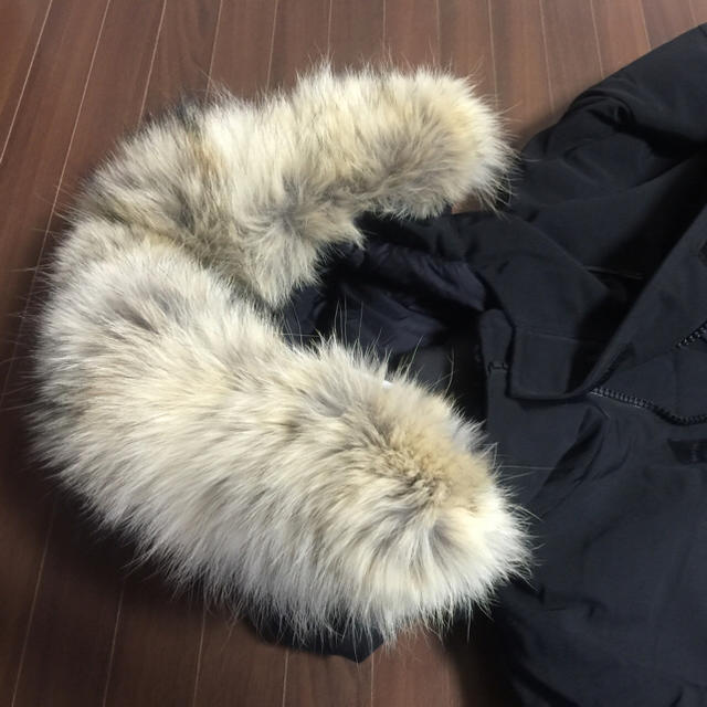 CANADA GOOSE(カナダグース)のCANADA GOOSE  黒 Ｍサイズ メンズのジャケット/アウター(ダウンジャケット)の商品写真