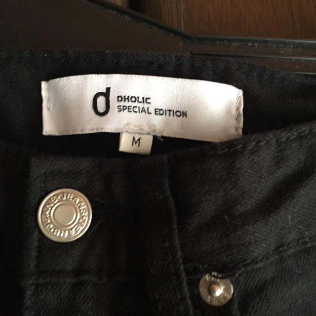 dholic(ディーホリック)のDHOLIC 黒クラッシュスキニー レディースのパンツ(スキニーパンツ)の商品写真