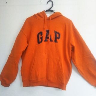 ギャップ(GAP)の[美品] GAP パーカー オレンジ(パーカー)