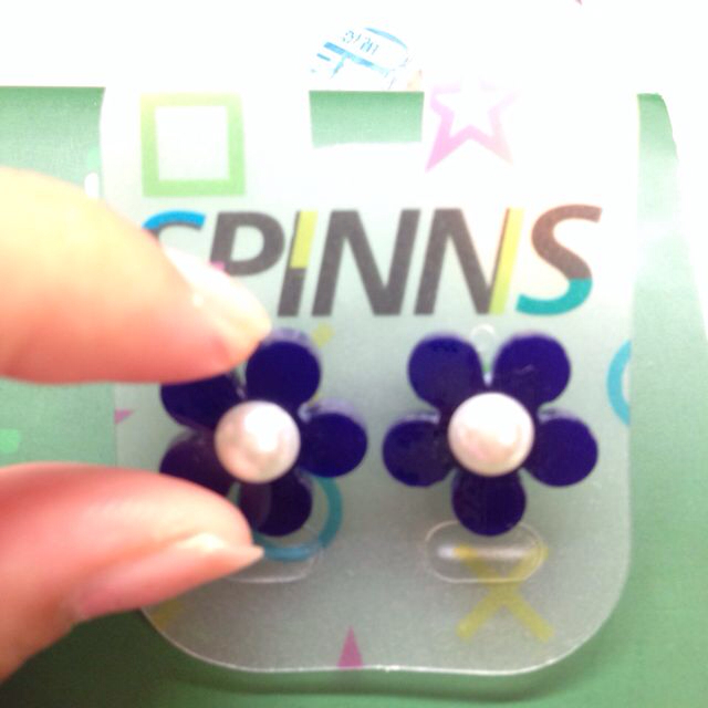 SPINNS(スピンズ)のスピンズ デイジーピアス レディースのアクセサリー(ピアス)の商品写真