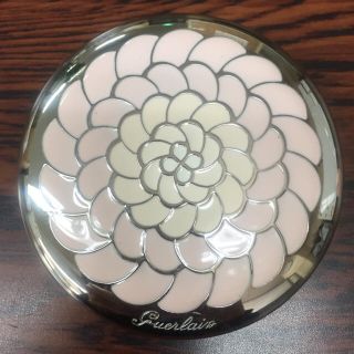 ゲラン(GUERLAIN)の《未使用》ゲラン♡プレストパウダー(フェイスパウダー)