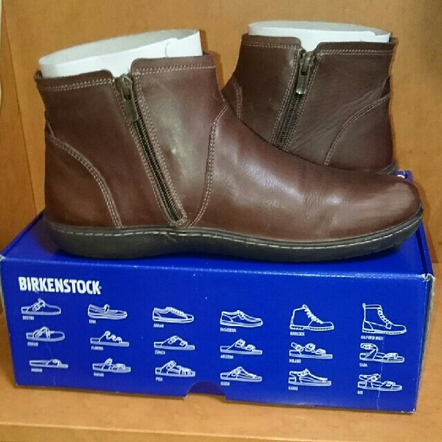 BIRKENSTOCK(ビルケンシュトック)の【るすけ様専用】ビルケンシュトック ベニントン ダークブラウン 40 26.0 レディースの靴/シューズ(ブーツ)の商品写真