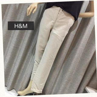 エイチアンドエム(H&M)の新品未使用◆H&Mベージュテーパードリネンパンツ麻(カジュアルパンツ)