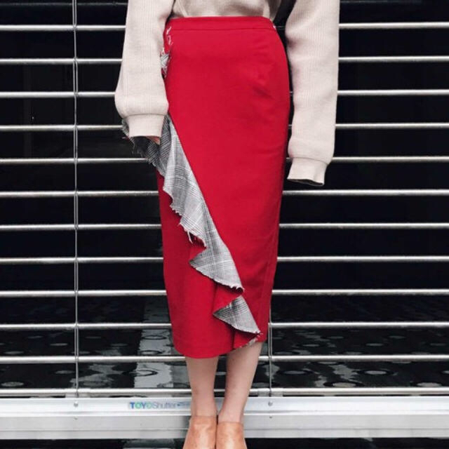 Ameri VINTAGE(アメリヴィンテージ)の新品♡BLYTHE RUFFLE TIGHT SKIRT レディースのスカート(ひざ丈スカート)の商品写真