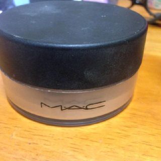 マック(MAC)のプロットパウダー　ルース　ミディアム(フェイスパウダー)